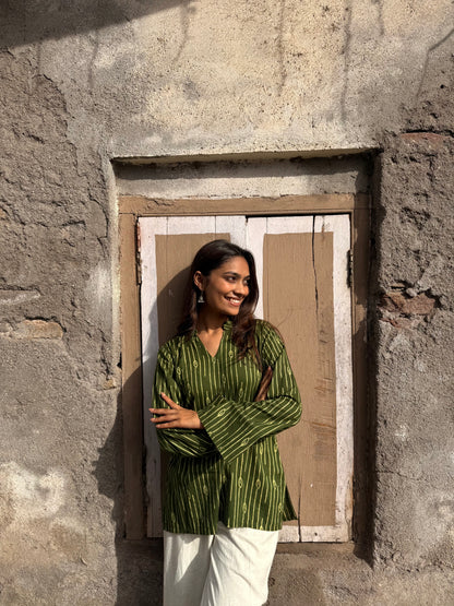 Kacchi kairi Kurti