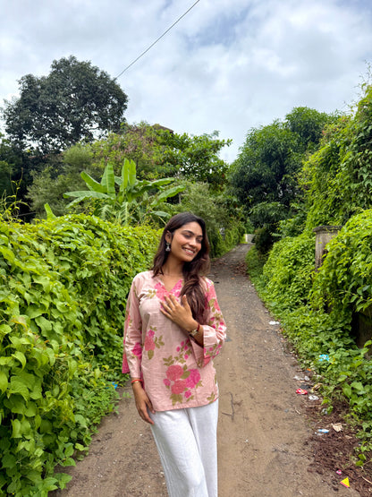 Gulabi Shaam Kurti